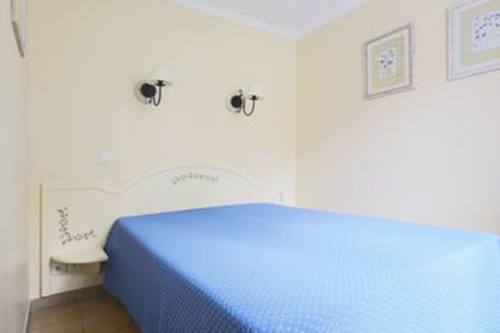 Room 73 of 228