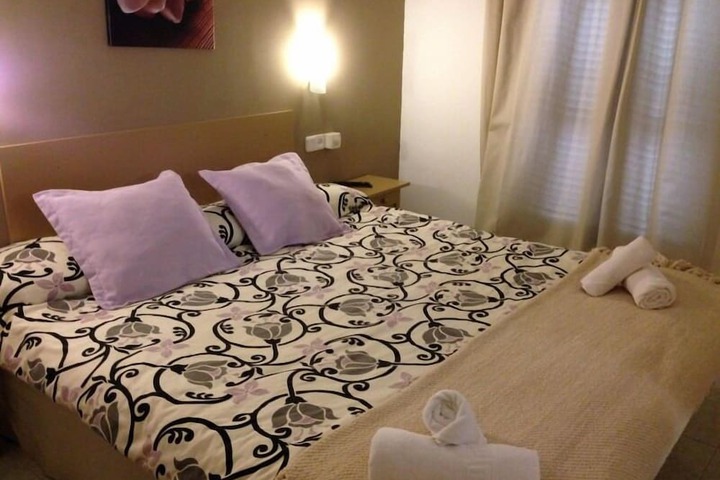Room 11 of 24