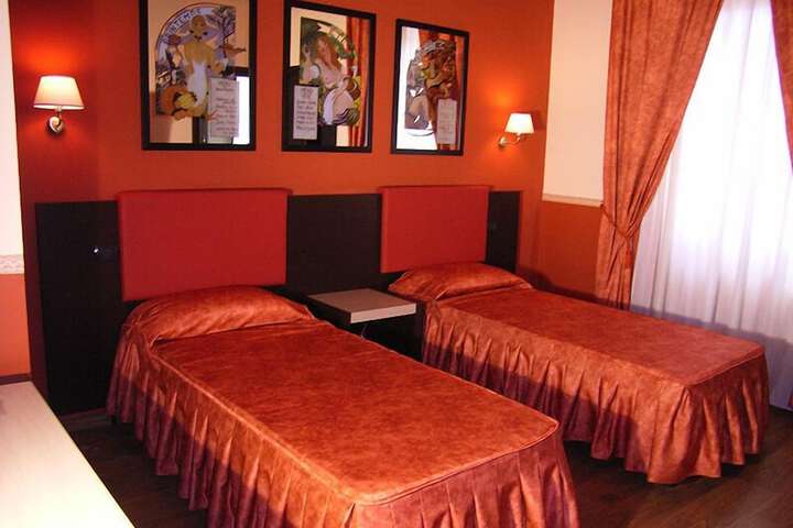 Room 7 of 29