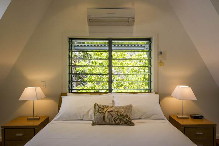 Room 3 of 9