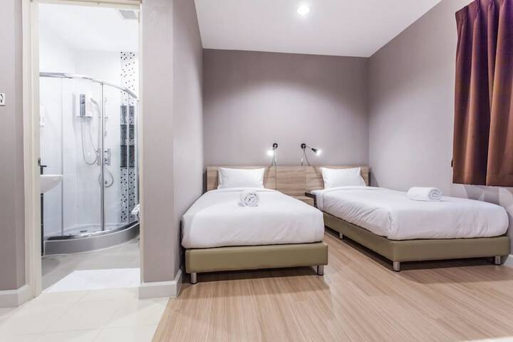 Room 5 of 36
