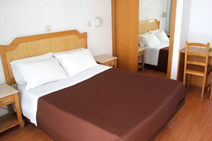 Room 10 of 17