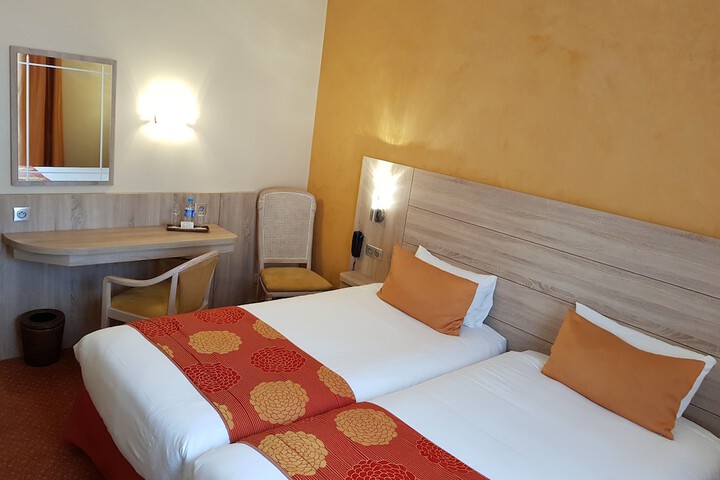 Room 12 of 75