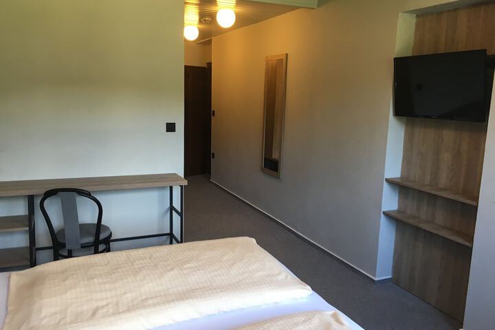 Room 14 of 81