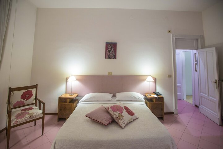 Room 16 of 42