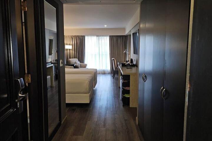 Room 37 of 69