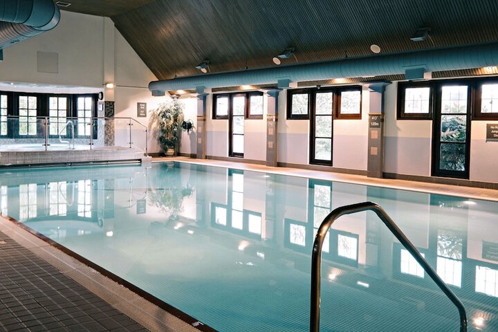 Pool Hotel
