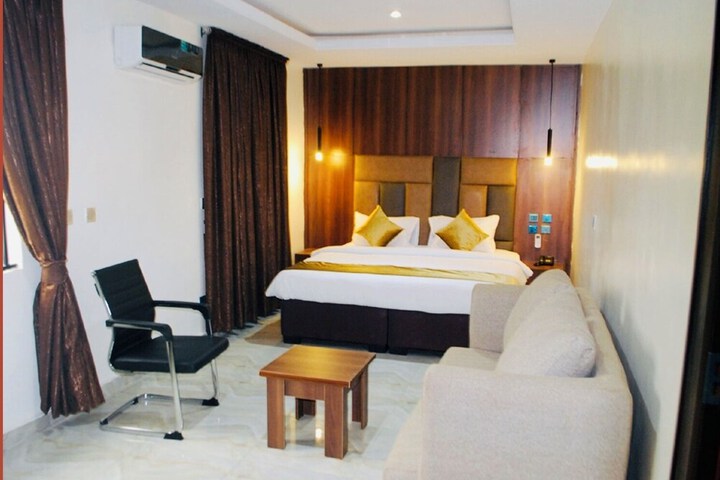Room 14 of 35