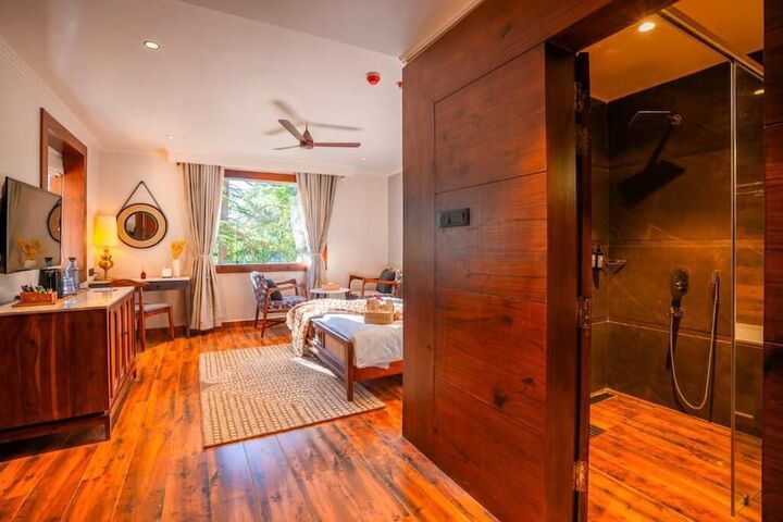 Room 4 of 92