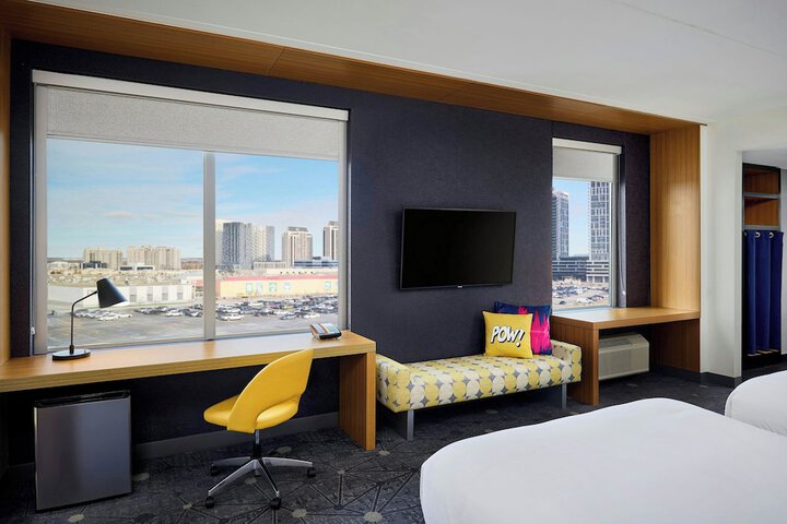 Room 8 of 43