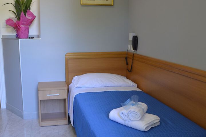 Room 7 of 17