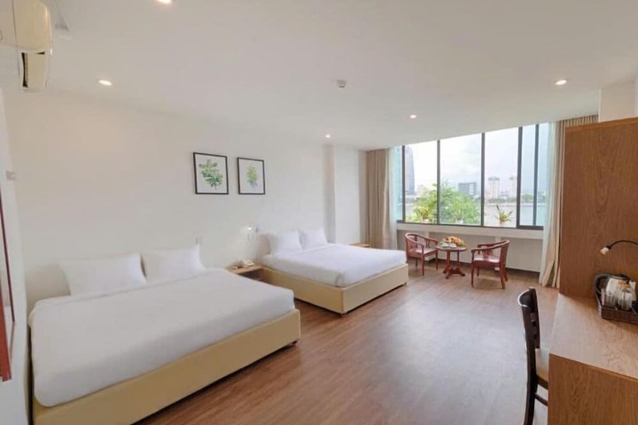 Room 8 of 22