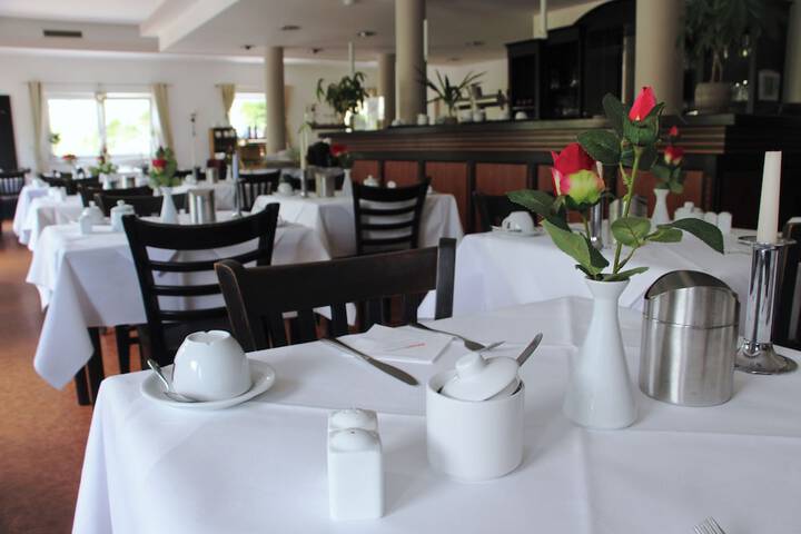 Dining 52 of 68