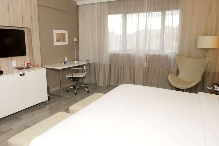 Room 35 of 110