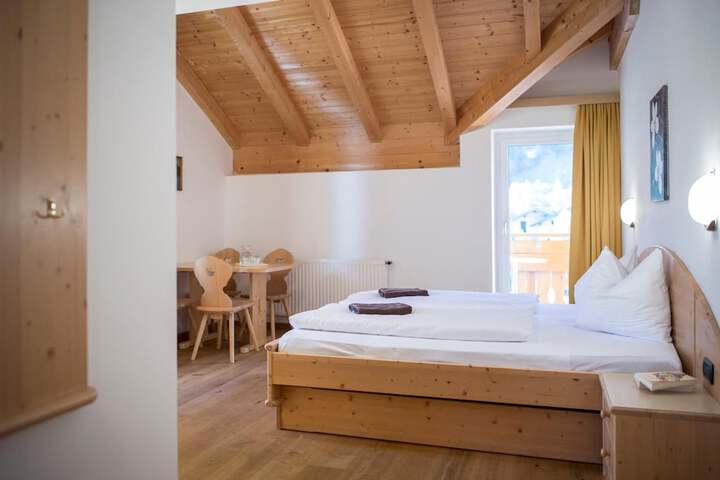 Room 8 of 47