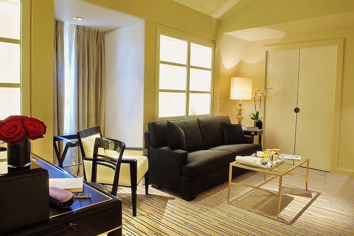 Room 34 of 62