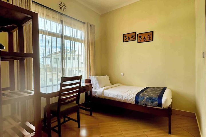 Room 9 of 33