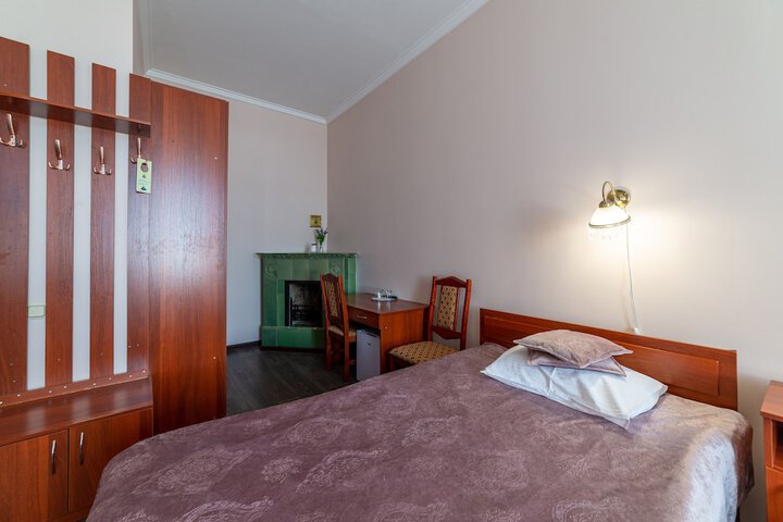 Room 162 of 176