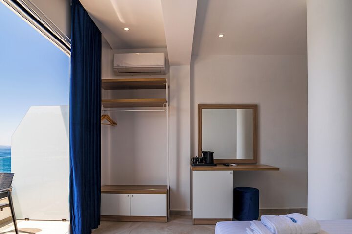 Room 9 of 20