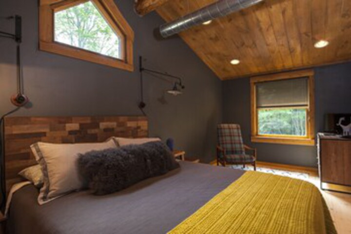 Room 27 of 46