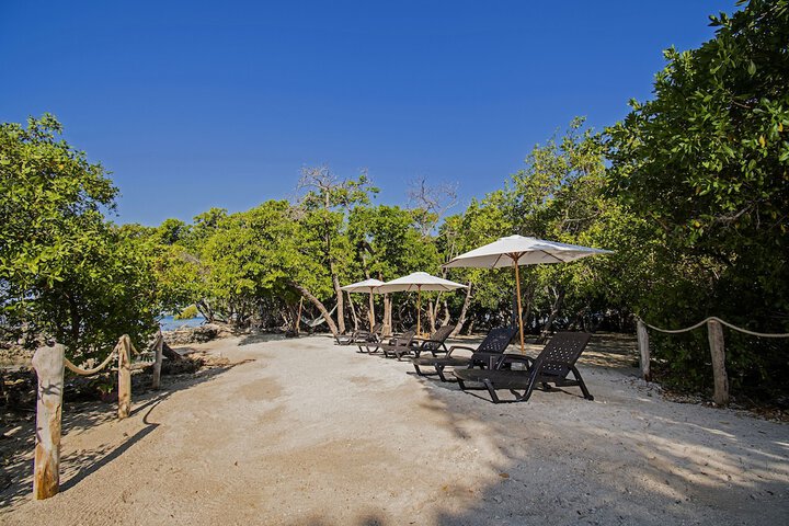 Isla Tijereto in Rosario Islands