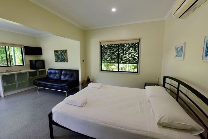 Room 9 of 37