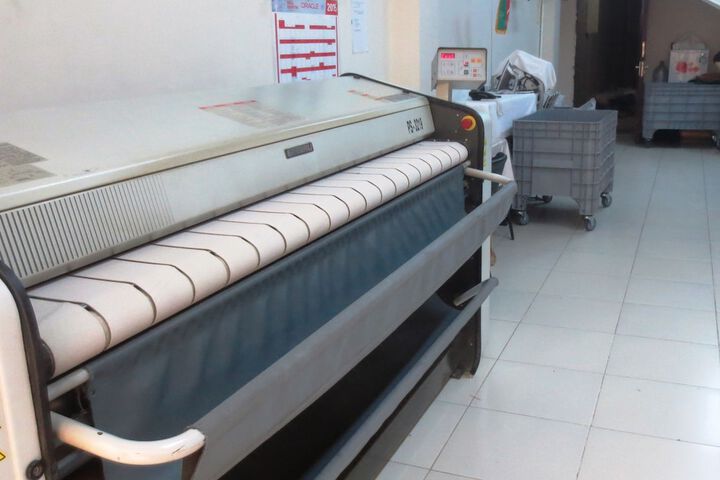 Laundry 23 of 43