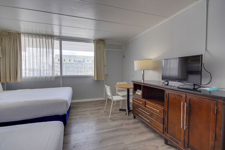 Room 16 of 59