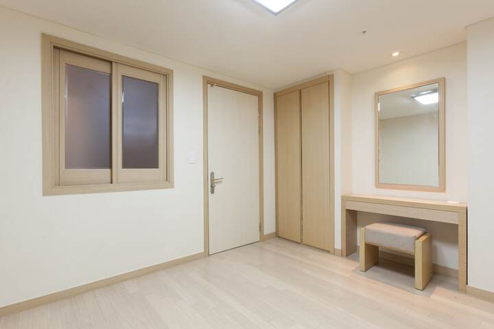 Room 4 of 45