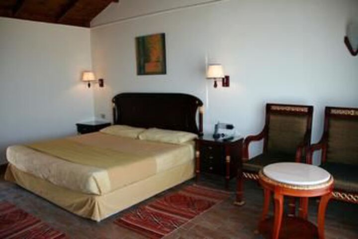 Room 12 of 34