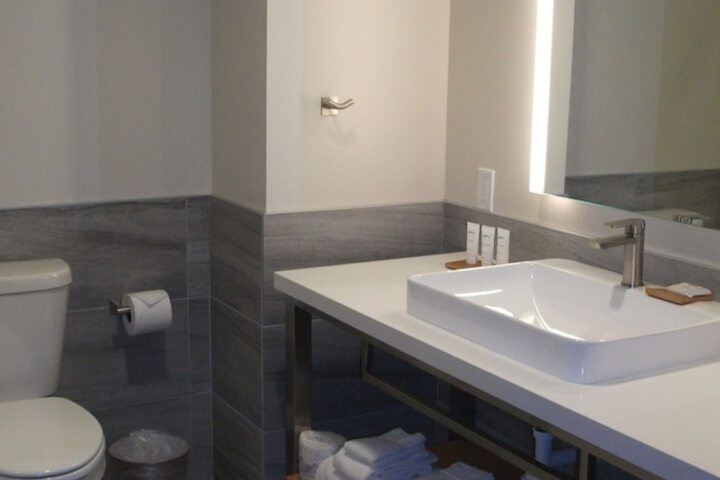 Room 41 of 76