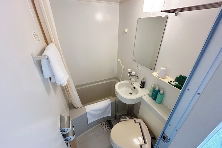Room 9 of 27