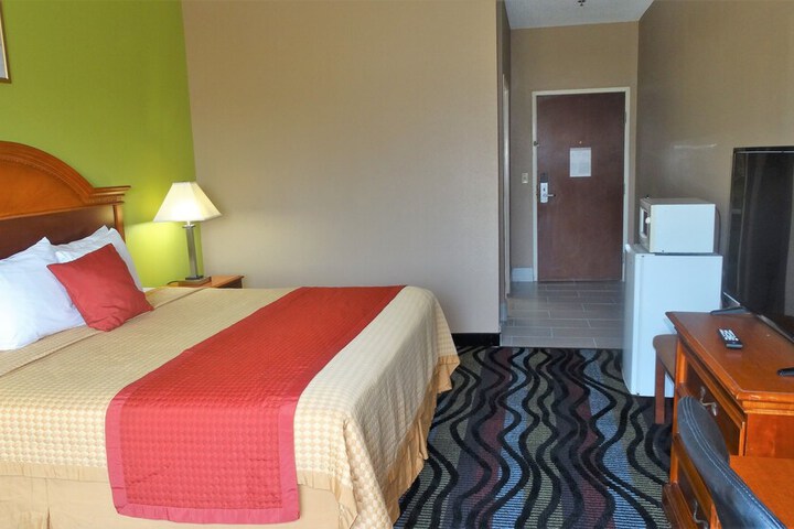 Room 6 of 37