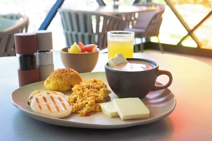 Breakfast/Coffee Service 38 of 51