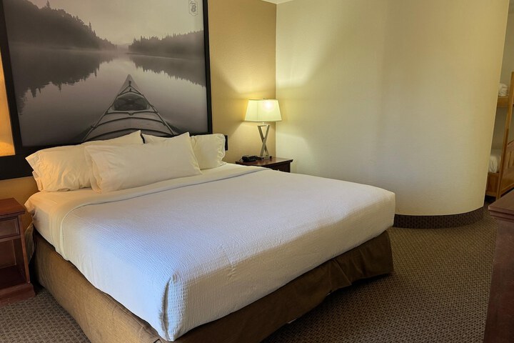 Room 15 of 25