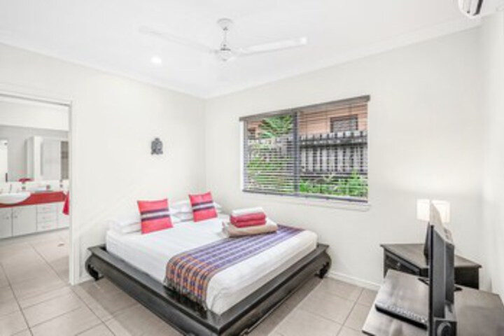 Room 4 of 78