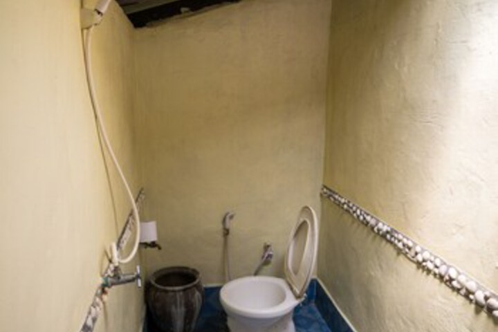 Room 8 of 48