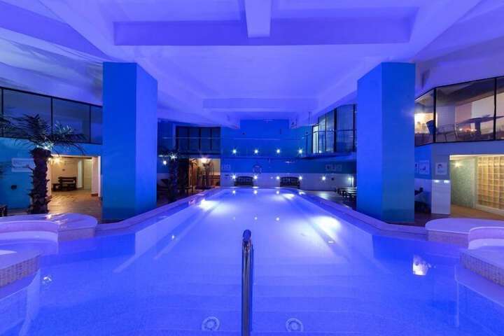 Pool 53 of 124