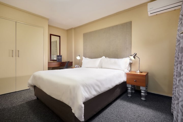Room 22 of 126