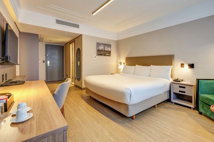 Room 31 of 74