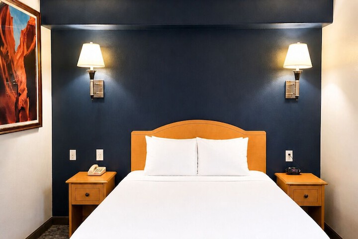 Room 2 of 41