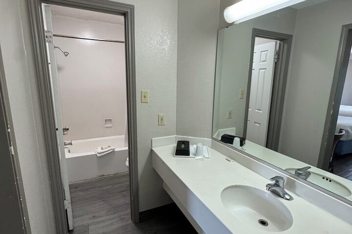 Room 16 of 23