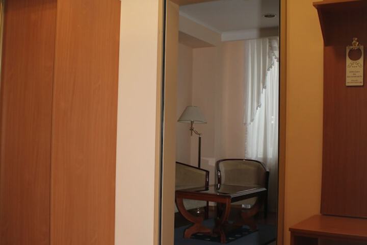 Room 22 of 108