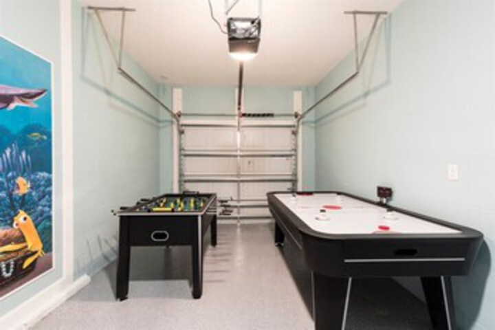 Room 10 of 35