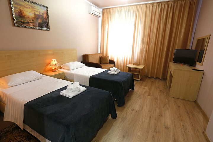 Room 12 of 36