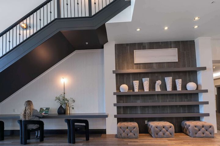 Entrance & Lobby
