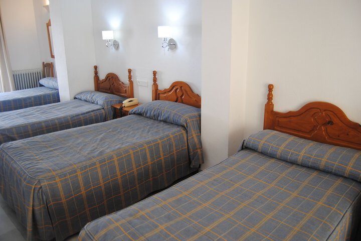 Room 18 of 127