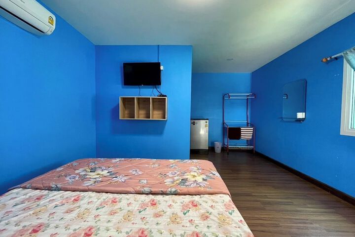 Room 33 of 96