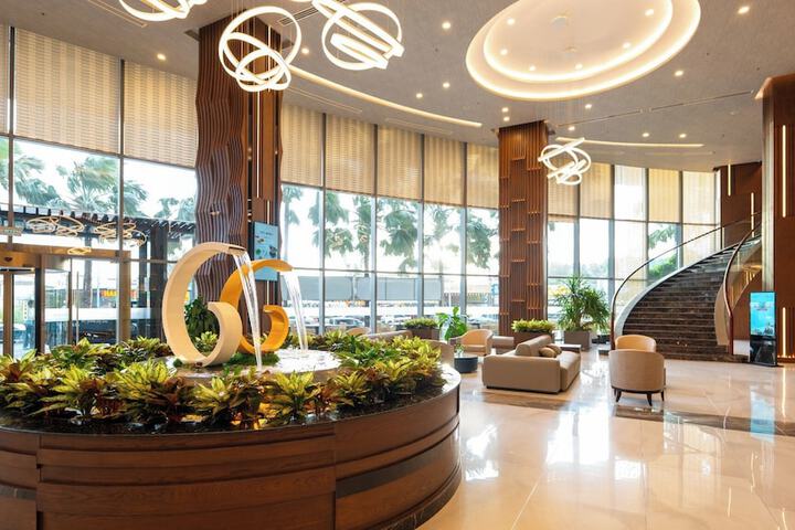 Entrance & Lobby