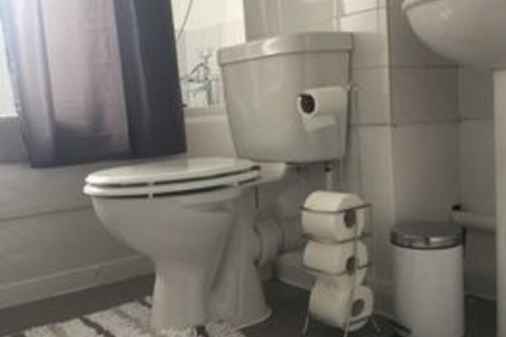 Room 2 of 20